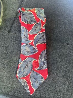 Red Leaf-Print Men's Tie with Blue Accents